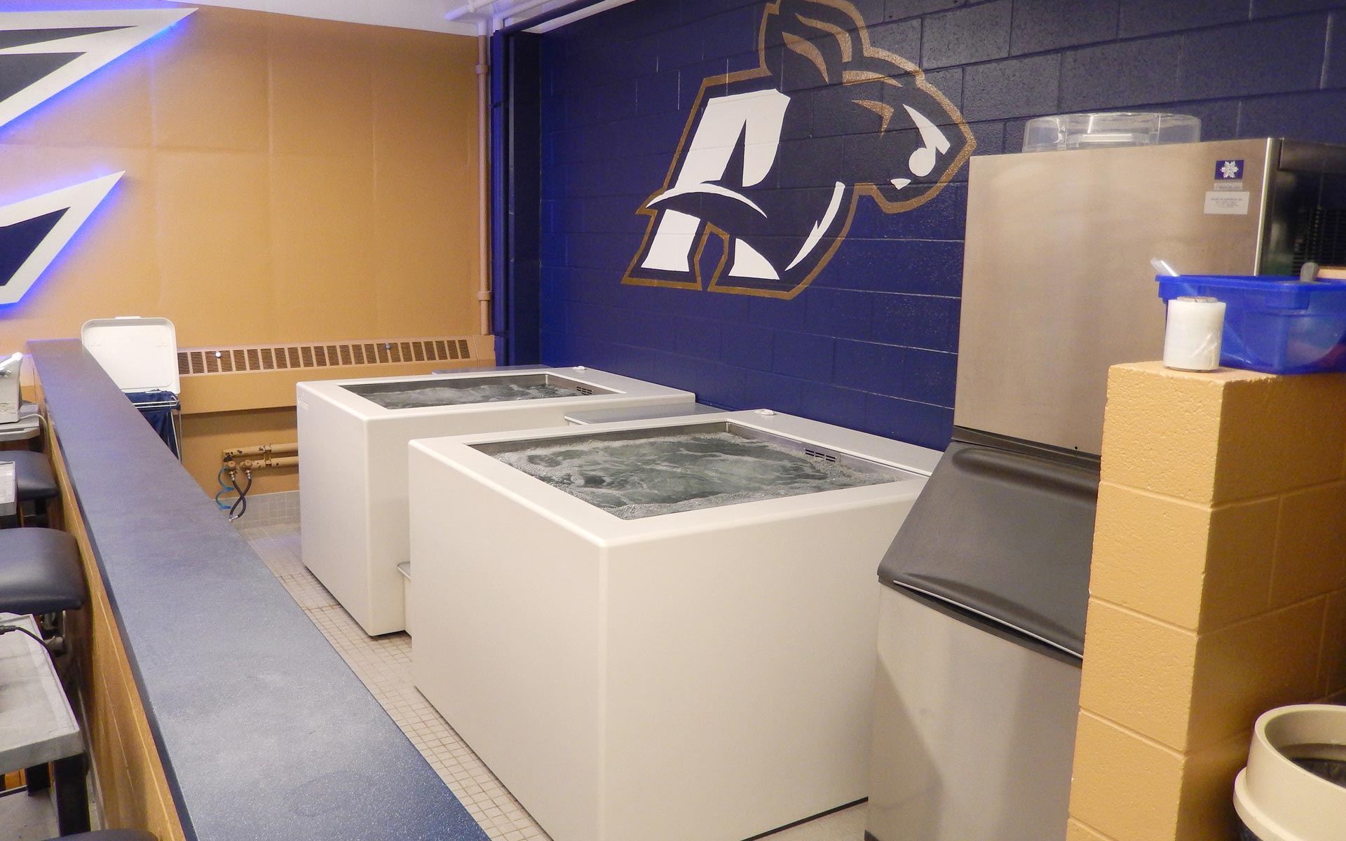 U of Akron 4010 CRYOTherm Grimm Scientific hydrotherapy system