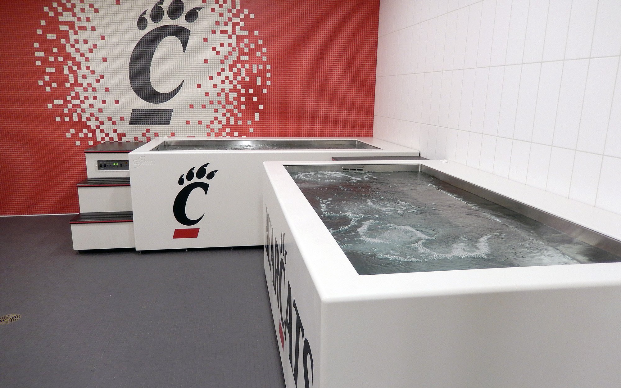 University of Cincinnati CRYOTherm close up hydrotherapy room Grimm Scientific