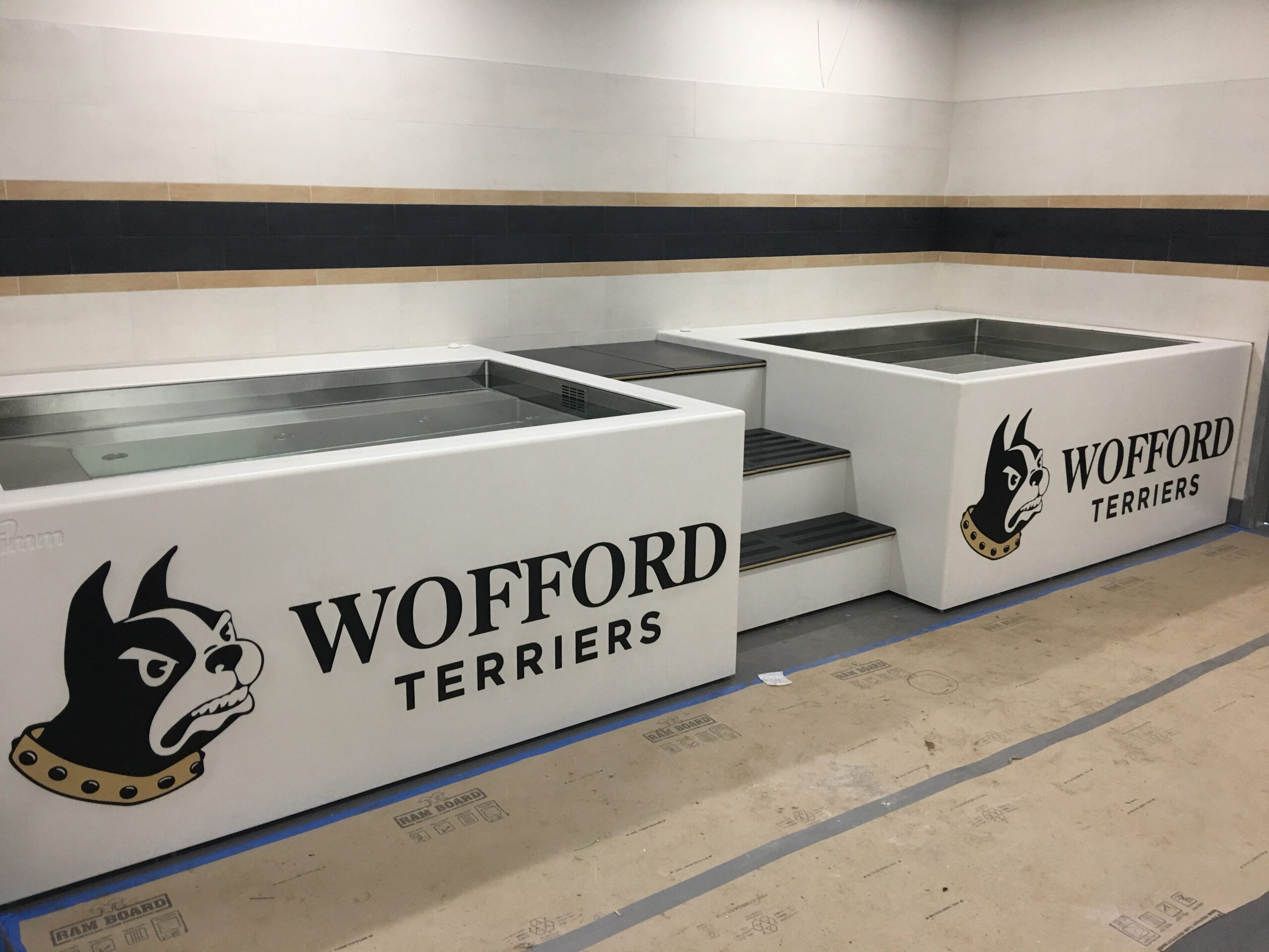 Wofford Terriers CRYOTherm 4942 hydrotherapy system