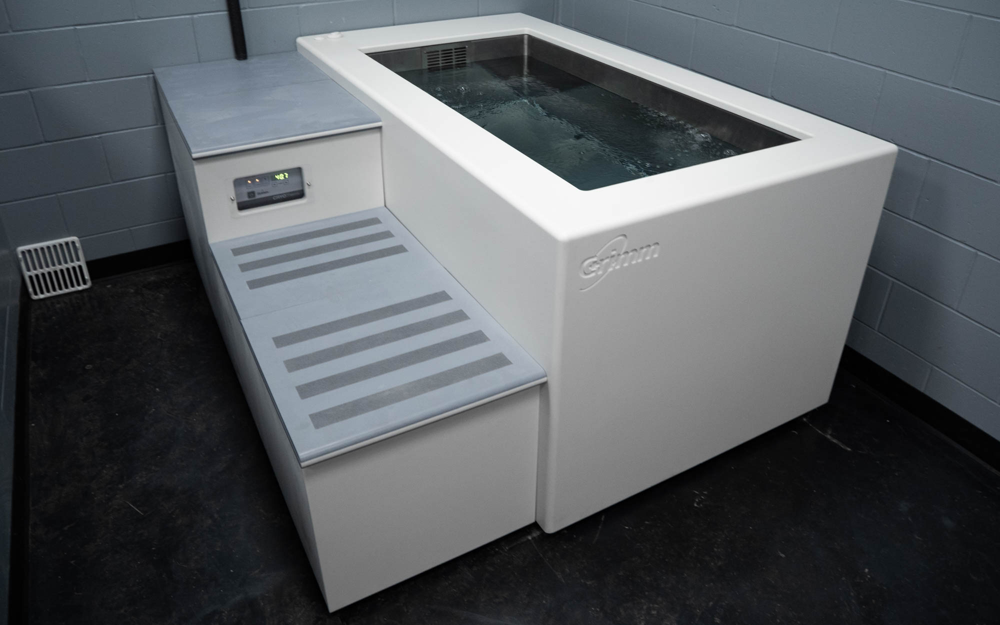 Saginaw United High School - Model 4049 CRYOTherm
